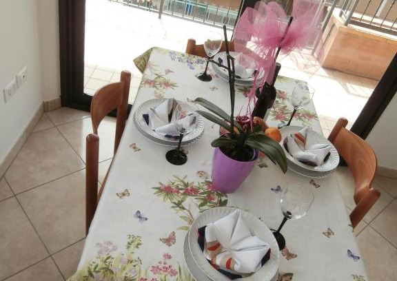 Roseto degli Abruzzi Apartment | Donizetti Apartment 1: Oceanfront Retreat with Hot Tub
