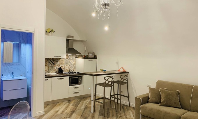 Quartieri Spagnoli House | Elegant Stay at Donn'Anna Naples Home - Family Friendly
