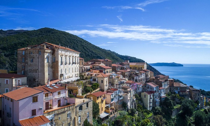 Marina di Pisciotta Hotel | Donna Ester: Family-Friendly Stay with Restaurant & Kitchen