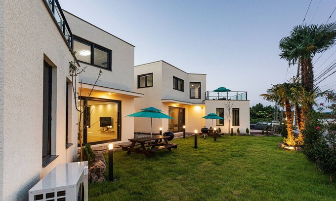 Seogwipo City House | Donnaeko Private Pool Villa: Enjoy Your Own Oasis Retreat