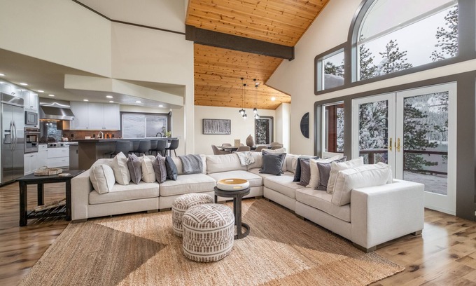Truckee Cabin | Scenic Lake View Retreat with Hot Tub & 9.8/10 Rating