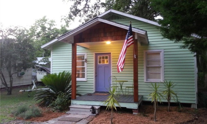 St. Marys House | Discover the Sweetest Spot: Pet-Friendly Oceanfront Retreat