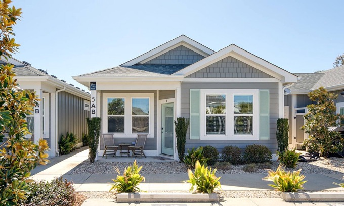 Corolla Light Condo | Beachfront Bliss at Beacon Quarters - Guest Rated 10/10