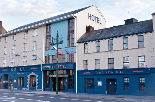 Waterford Hotel | Explore Dooley's Hotel: Family-Friendly with Great Amenities
