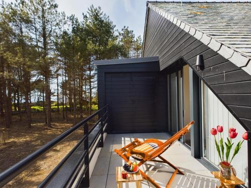 Concarneau Apartment | Oceanfront Doolin Apartment Steps from the Sea