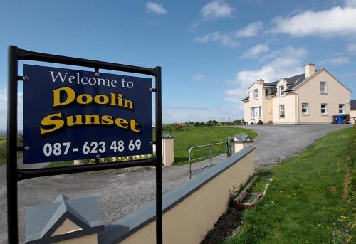 Lisdoonvarna House | Discover Doolinsunset: Family-Friendly Retreat with Dining