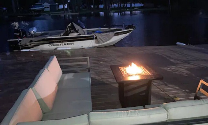 Sturgeon Bay House | Unforgettable Door Co. Waterfront: Boat Docking & Lake Views