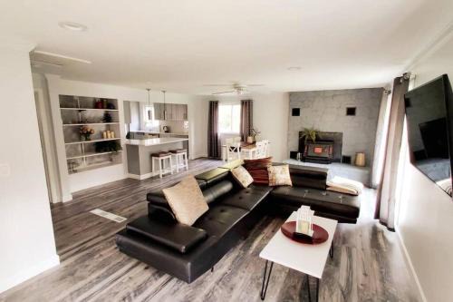 Sturgeon Bay House | Cozy Door County Cottage Steps from Haines Beach