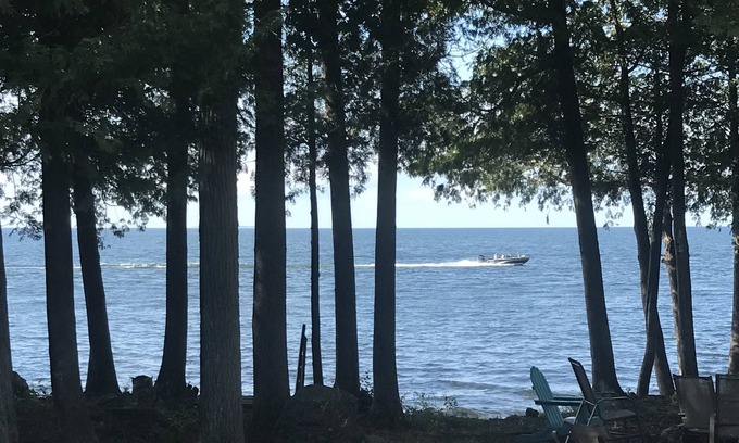 Idlewild House | Scenic Sturgeon Bay Waterfront with Family-Friendly Amenities