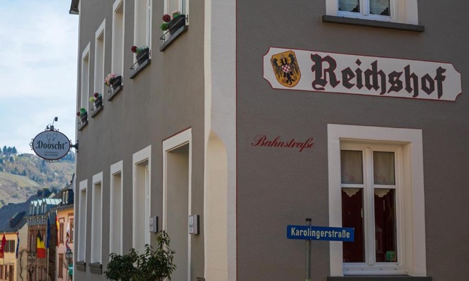Krov House | Discover Dooscht Gästehaus Reichshof: Family-Friendly Retreat