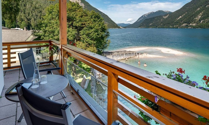Pertisau House | Comfort Room with Mountain View & Breakfast at Travel Charme