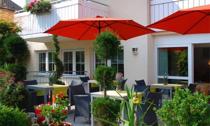Langenargen Apartment | Cozy Doppelzimmer B with Kitchen & Breakfast Options