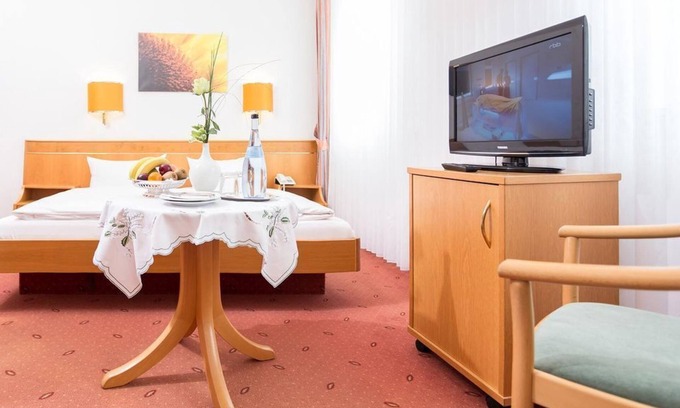 Bad Bergzabern House | Cozy Doppelzimmer Basic at Hotel Pfälzer Wald with Breakfast