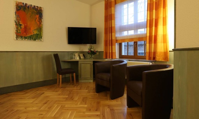 Plauen House | Classic Double Room at Parkhotel Plauen with Breakfast & Pets