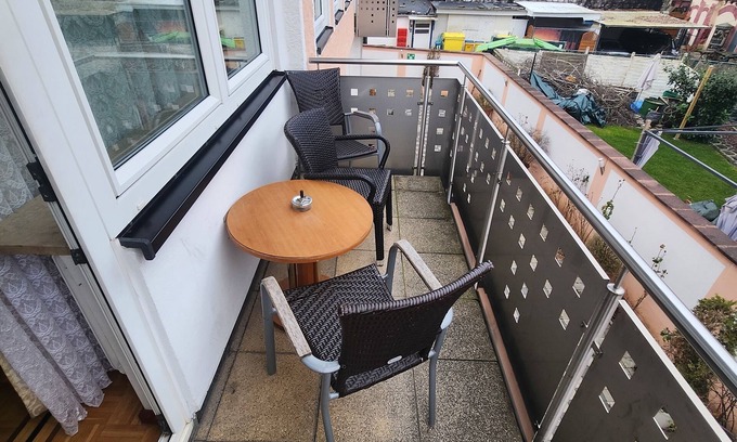 Sudstadt Apartment | Cozy Double Room for 2 Guests in Nürnberg with Kitchen