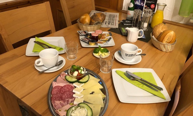 Ludwigsburg-Sud Bed & Breakfast | Cozy Doppelzimmer at Hotel Cocco Bello with Family Amenities