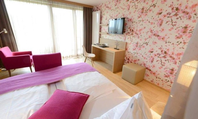 Seeboden House | Delightful Doppelzimmer Kirschblüte at Hotel Moserhof