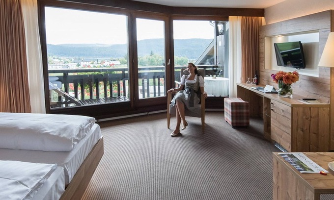 Schluchsee Apartment | Comfortable South-Facing Double Room with Pool & Spa