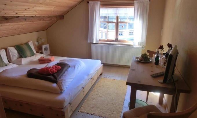 Mellau Apartment | Charming Doppelzimmer Mörzelspitze in Idyllic Mellau