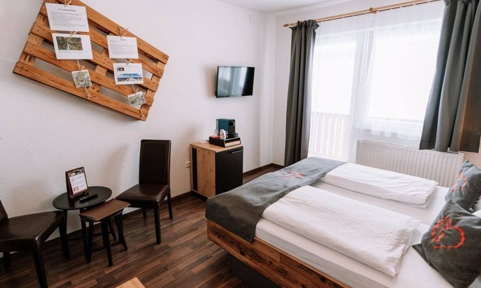 Spital am Pyhrn Cottage | Comfortable Doppelzimmer with Modern Amenities at Gasthof Gruber