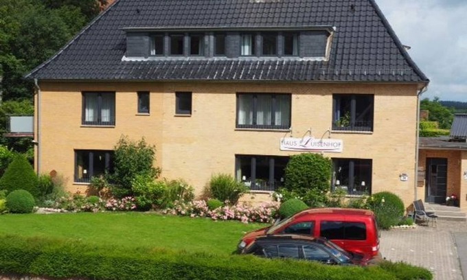 Moelln Bed & Breakfast | Relaxing Double Room with Breakfast at Haus Luisenhof