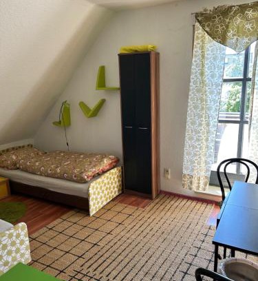 Fischbach House | Comfortable Double Room with Shared Bathroom in Nürnberg