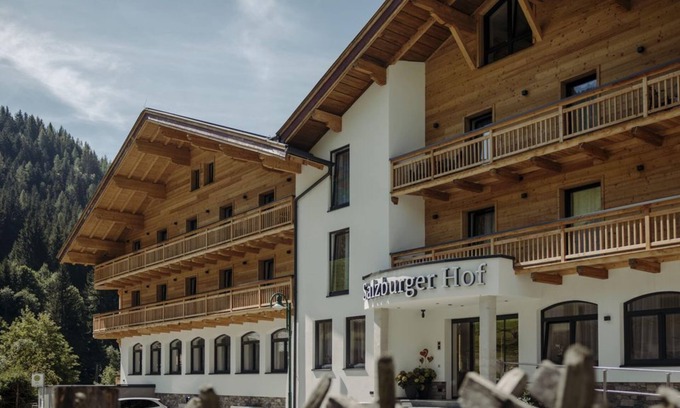 Dienten am Hochkoenig House | Comfortable Doppelzimmer with Spa and Pool at Salzburger Hof