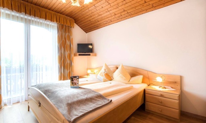 Seeboden Other | Cozy Doppelzimmer Rapunzel with Balcony - Landhaus Pension Holle
