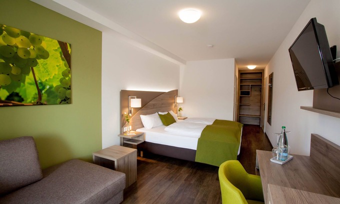 Schwabbach Bed & Breakfast | Doppelzimmer - Wein & Bett Weihbrecht