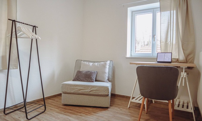 Passau House | DoreyHome | Modern House with Free Parking & Family Perks