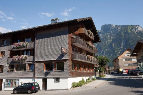 Mellau House | Discover Dorfgasthof Adler: Family-Friendly Retreat with Hot Tub