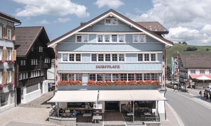 Urnaesch Hotel | Discover Dorfplatz Urnäsch: Family-Friendly Retreat Awaits