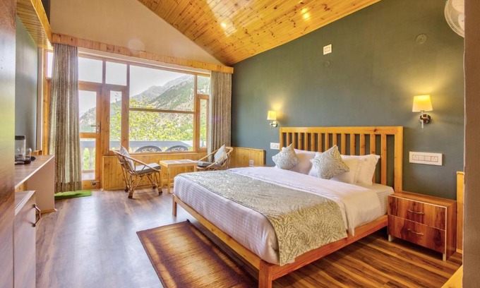 Banjar House | Pet-Friendly Doris Mountain Cabins Tirthan with High Ratings