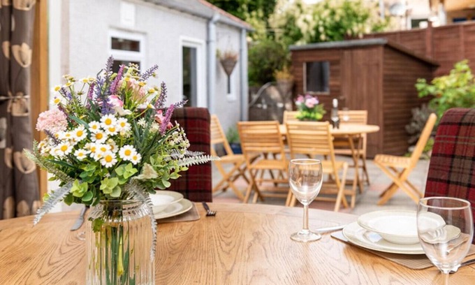 Ballater House | Cozy Dormie Cottage with Log Fire and Child-Friendly Space