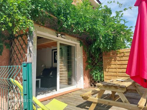 Montauban Apartment | Tranquil Retreat at Carreyrat in Verdant Montauban