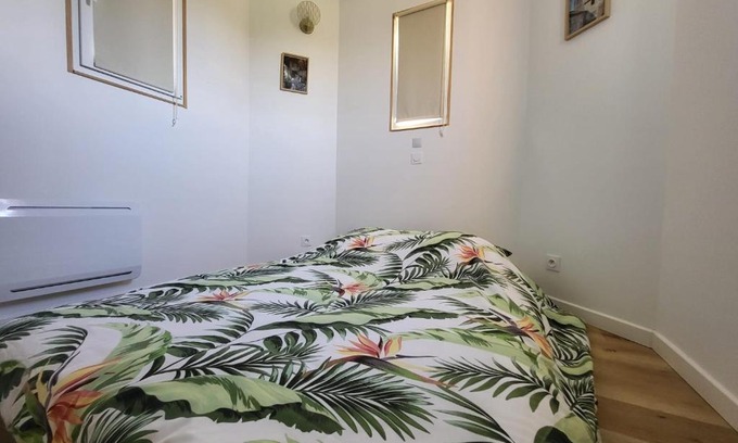 Chezy-en-Orxois Hotel | Experience an Ancient Pigeon Loft with Hot Tub Comfort