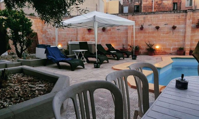 Ta' Xbiex House | Family-Friendly Stay at Dornik 2 with Pool Access