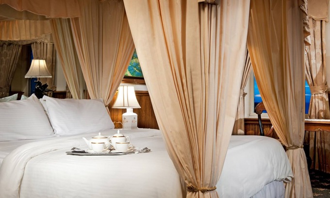 West Newport Bed & Breakfast | Experience Dorymans Oceanfront Inn: Top-Rated & Family-Friendly