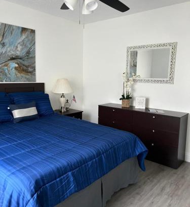 Poinciana House | Independently Entranced: Dos Alcobas for Family Getaways