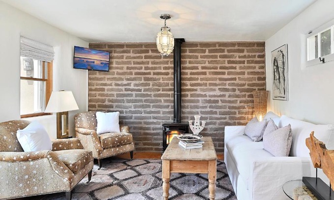 Downtown Santa Fe House | Cozy Dos Hermanas Casita 2 - Downtown Retreat for Families