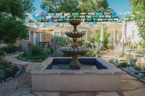 Downtown Santa Fe House | Downtown Dos Hermanas Compound: Family-Friendly Retreat