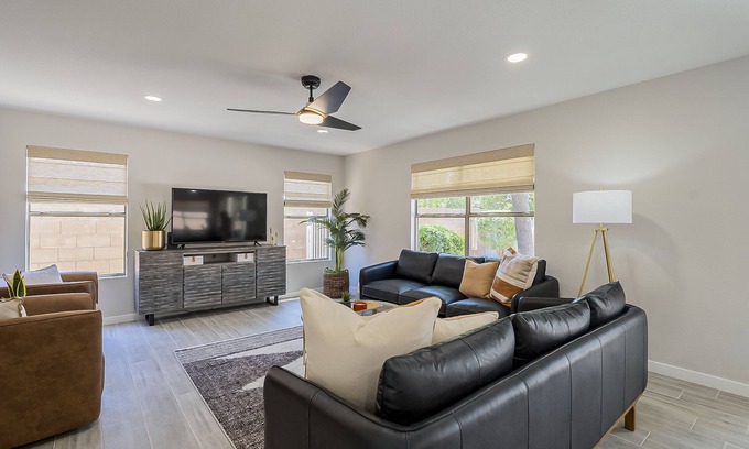 Neely Farms House | Experience Dos Palmas: A Serene Poolside Retreat