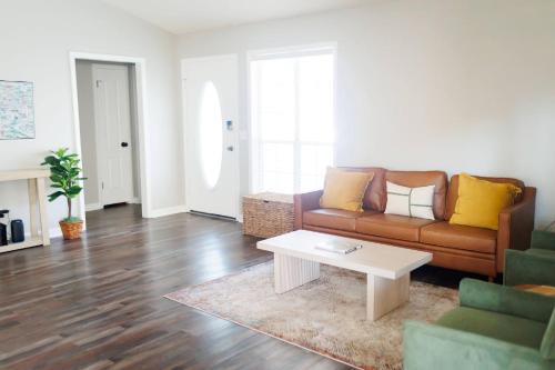 Dothan House | Dothan Westside Retreat – Cozy & Pet-Friendly