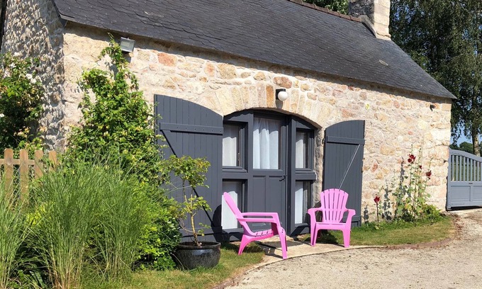 Pouldergat House | Relaxing Douarnenez Bay Retreat with Hot Tub & Spa Access