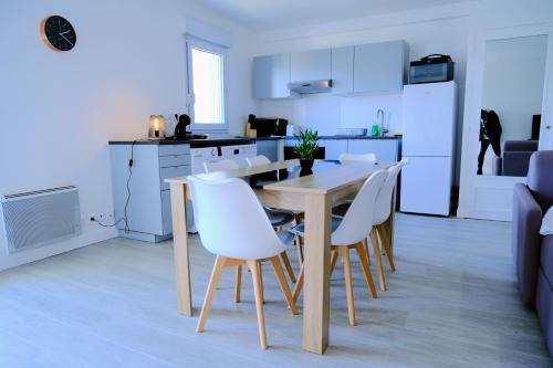 Melun Apartment | Comfortable Double Apparts with Free Wifi and Parking