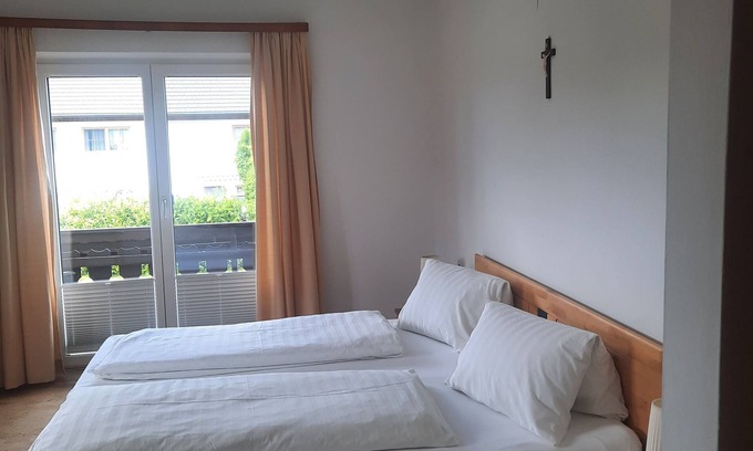 Loibichl Apartment | Oceanfront Double Room at Pension Marx zu Mayerhof