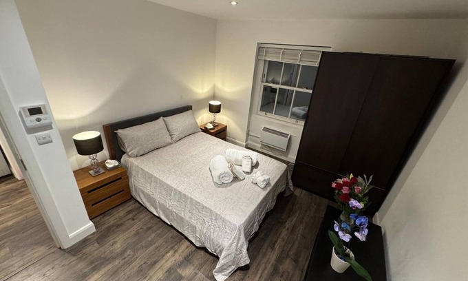 Cantelowes Apartment | Double Bed En-Suite Room with Shared Kitchen, 20 min to King Cross Station Room4