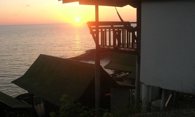 Baan Tai Cottage | Cozy Ocean View Bungalow with Comfortable Double Bed
