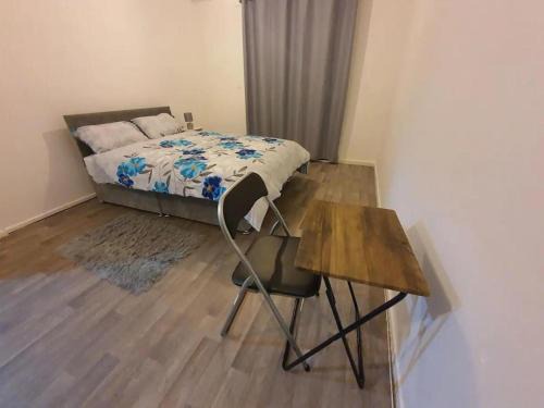 Birch House | Comfortable Double Bedroom in WA Greater Manchester