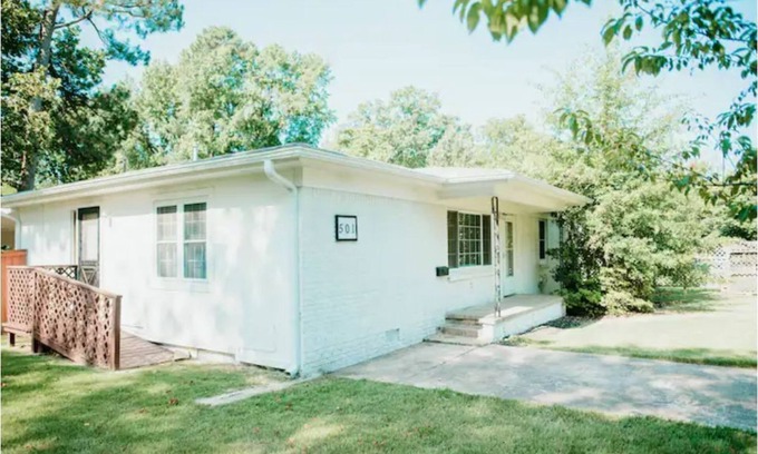 Jacksonville House | Family-Friendly Double Diamond Rentals with Pool & Spa